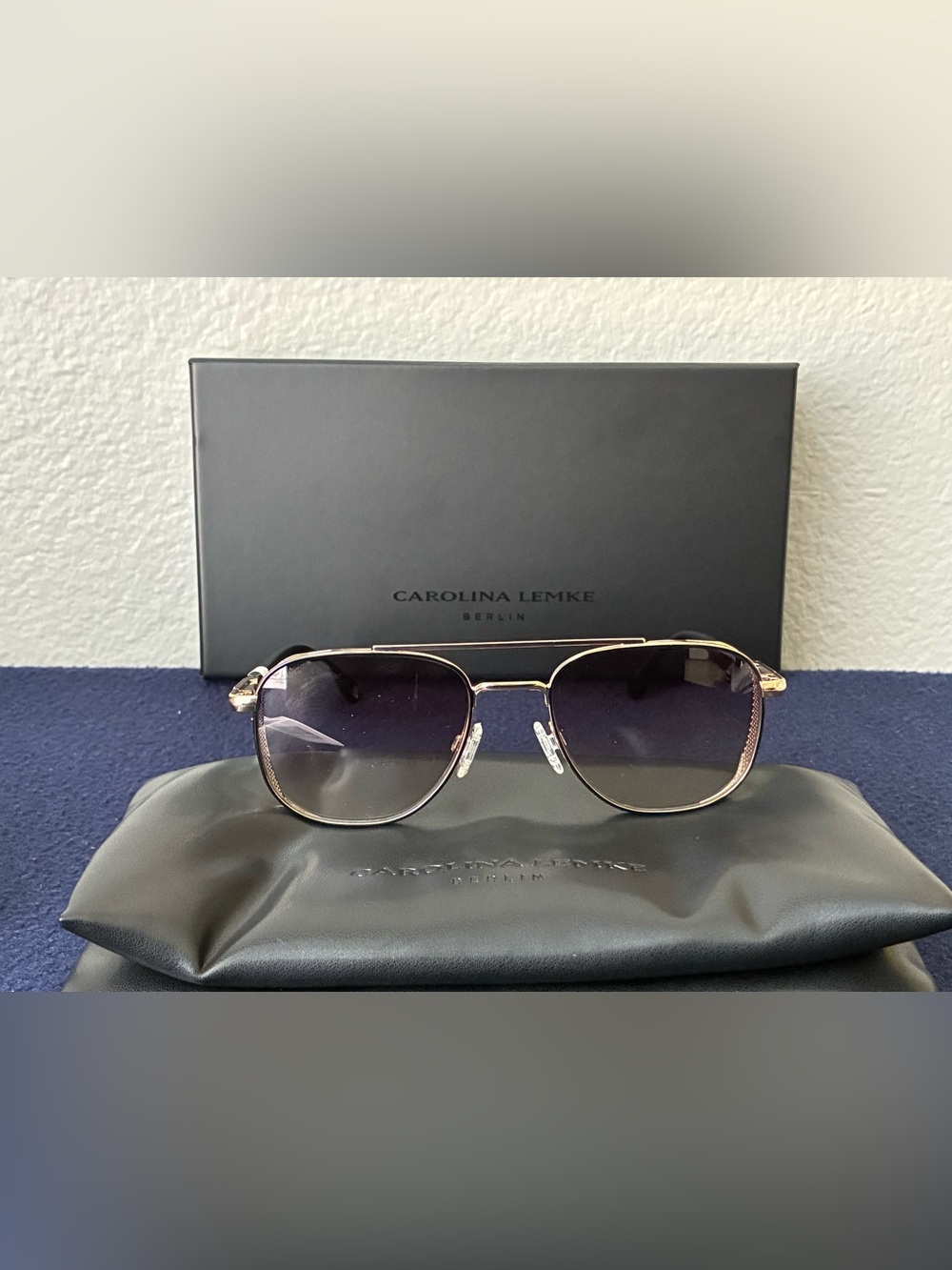 Carolina Lemke Carlos Black Gold 53-19/140 + Premium Luxury Case